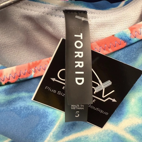 Torrid Blue Water Floral 2 Piece Bikini - Size 28 (5) - Picture 5 of 5